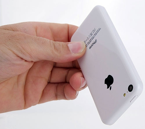 Chi phí iPhone 5C sẽ giảm xuống khi có thiết kế vỏ nhựa