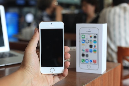 Giá bán của bộ đôi iPhone mới sẽ giữ nguyên cho đến khi các nhà mạng phân phối chính hãng