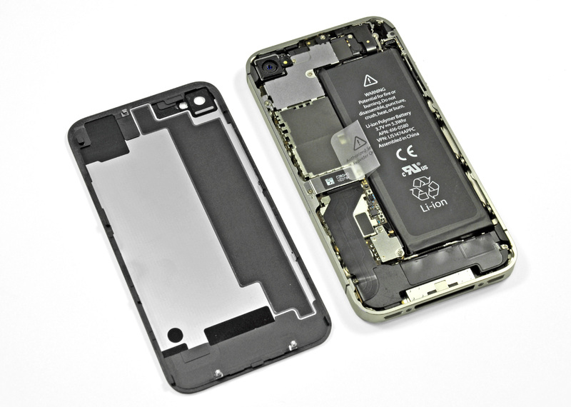 Nếu có teher bạn hãy tháo iPhone 4/4S ra để xem chi tiết bên trong máy