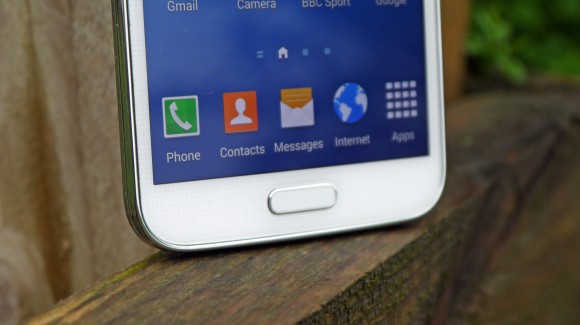Phím Home của Samsung Galaxy S5 giờ đây còn đảm nhiệm thêm nhiệm vụ như một nút Back