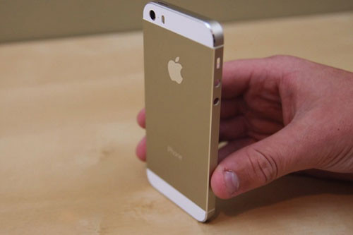 iPhone 5S màu vàng